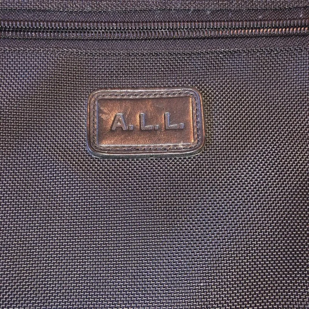 TUMI 209D3 Alpha Black Ballistic Nylon Messenger Bag Briefcase Expandable